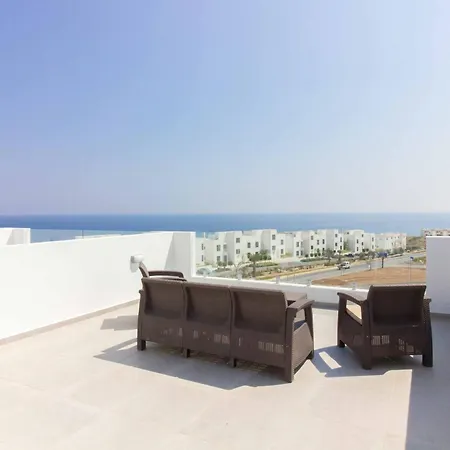 Modern And Spacious With Beautiful Roof Terrace And Sea View * Kyrenia (Northern Cyprus)