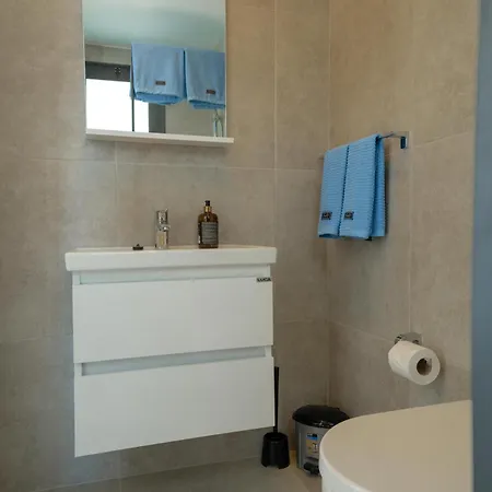 Daire Modern And Spacious With Beautiful Roof Terrace And Sea View Girne