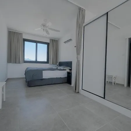 Daire Modern And Spacious With Beautiful Roof Terrace And Sea View Girne
