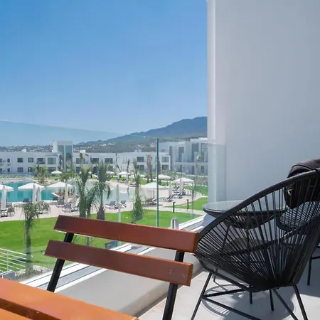 Modern And Spacious With Beautiful Roof Terrace And Sea View Daire Girne